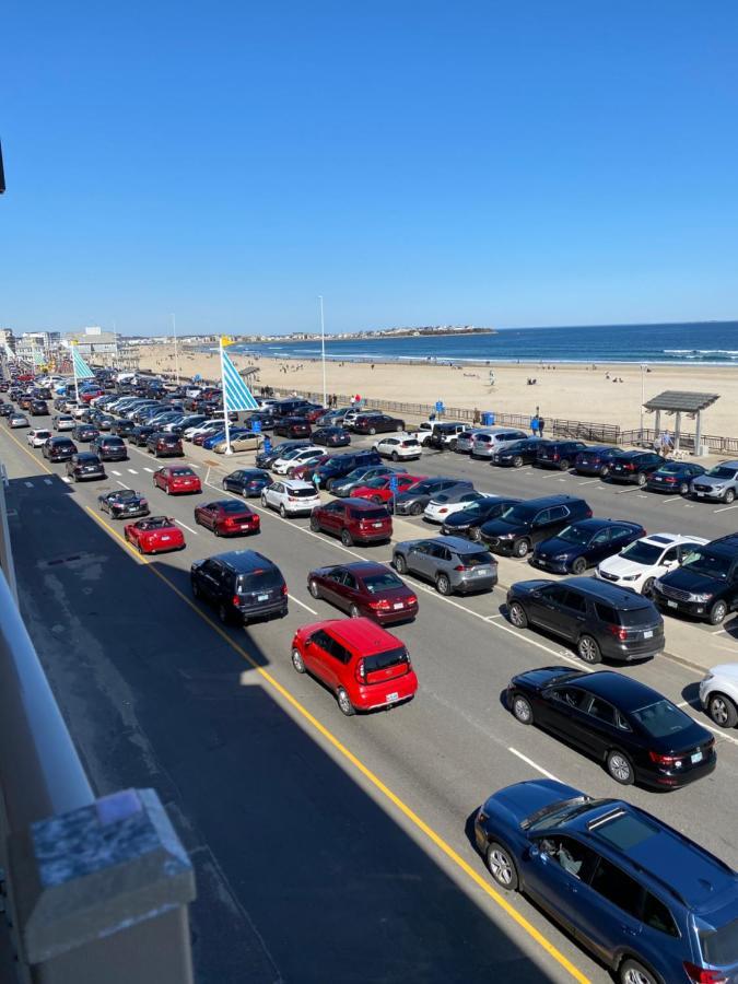 Ocean Front Condo In The Heart Of Hampton Beach Exterior photo