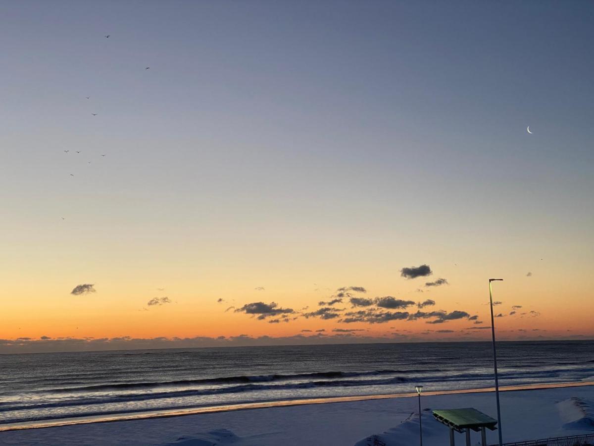 Ocean Front Condo In The Heart Of Hampton Beach Exterior photo