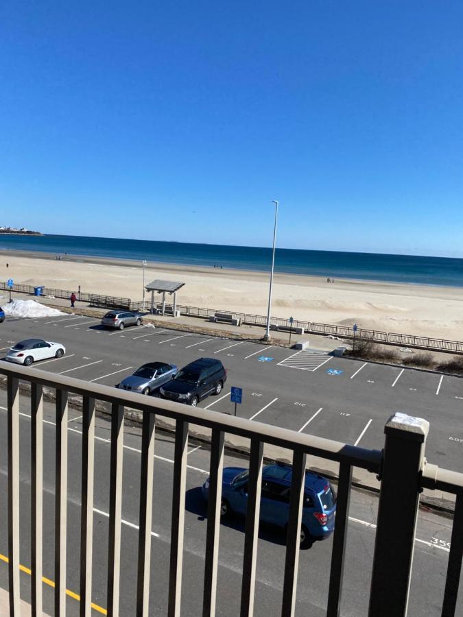 Ocean Front Condo In The Heart Of Hampton Beach Exterior photo