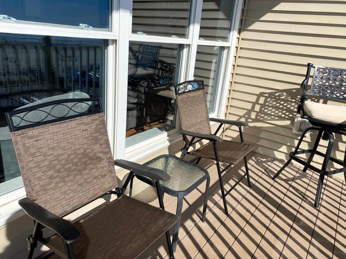 Ocean Front Condo In The Heart Of Hampton Beach Exterior photo